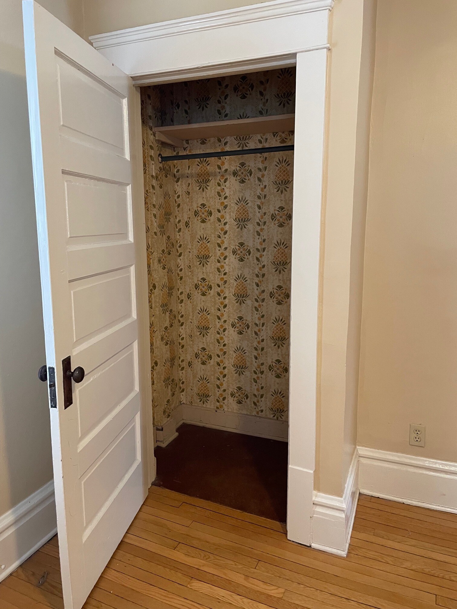 closet - 89 Dick Ave