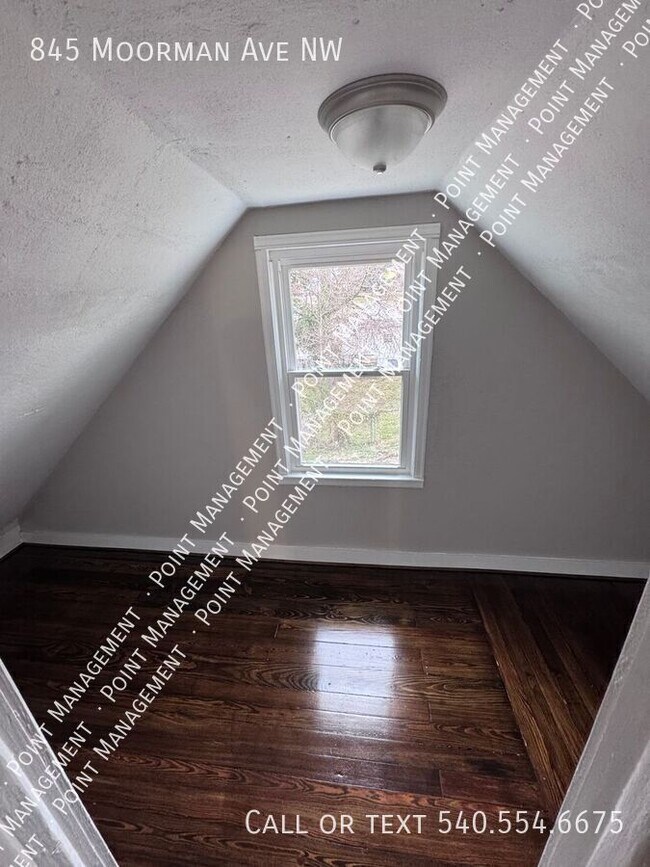 Building Photo - 845 Moorman Ave NW