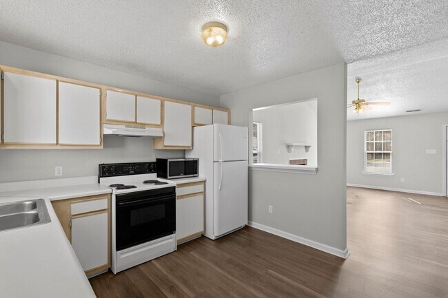 Building Photo - Hunters Creek 2 bedroom Coming Soon!