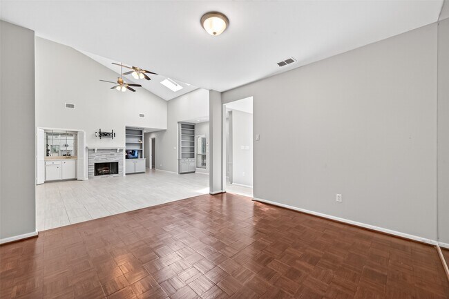 Building Photo - 5218 Palmetto St