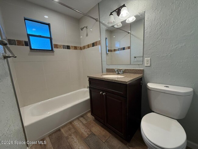 Building Photo - 310 Oleander Pl