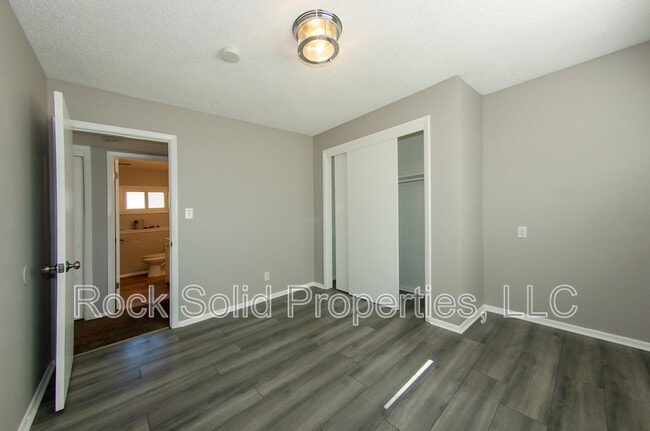 Building Photo - 5450 Atlantic Dr