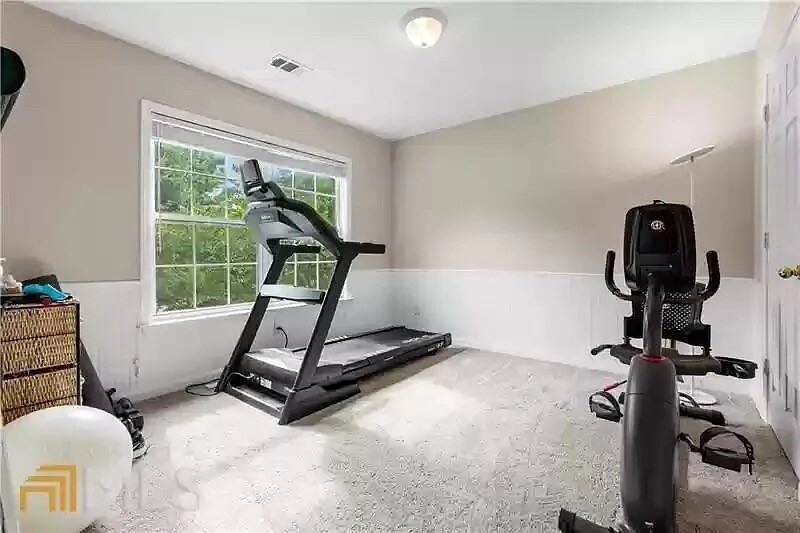 Building Photo - Room in House on Weller Tr NE