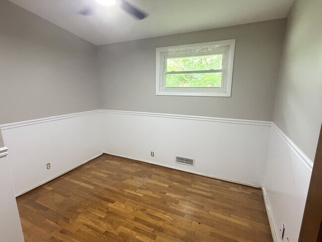 Building Photo - 12 Heiser Dr