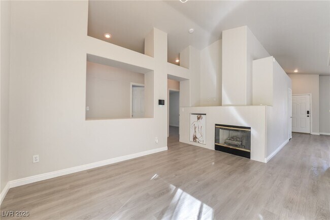 Building Photo - 1512 Iron Springs Dr