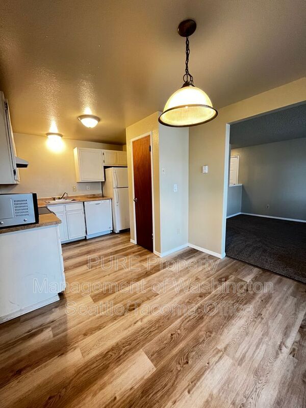 Building Photo - 1812 I St NE