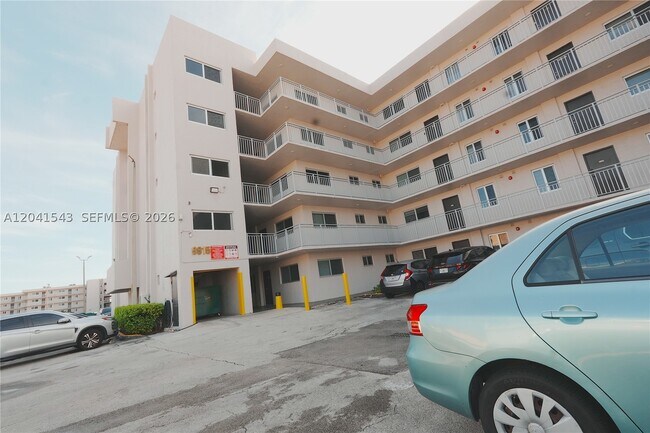 Building Photo - 9915 W Okeechobee Rd