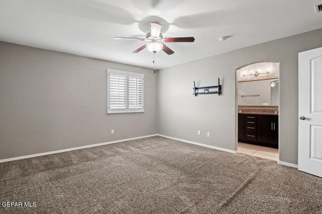 Building Photo - 497 Denim St