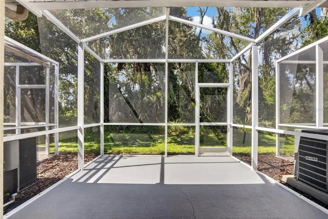 Building Photo - 15768 Fishhawk Falls Dr