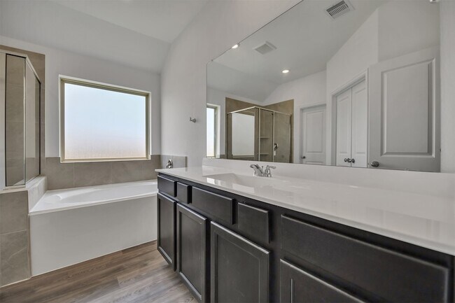 Building Photo - 7303 Keechi Pl