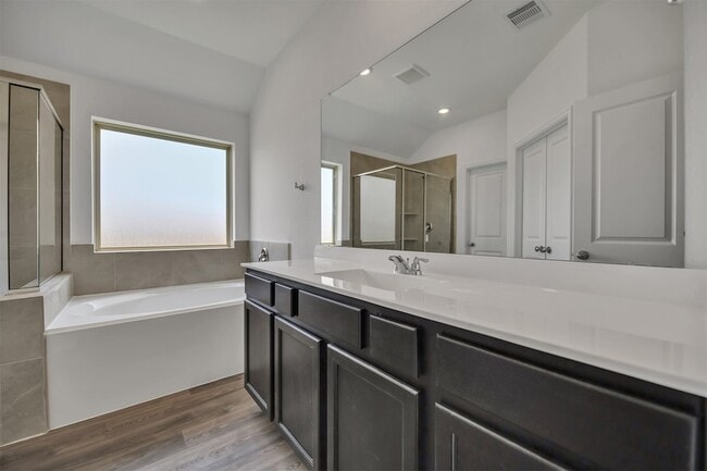 Building Photo - 7402 Keechi Pl