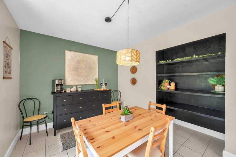 Building Photo - 3371 N Bay Ave