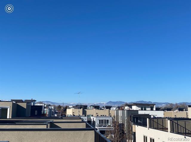 Building Photo - 1920 Grove St