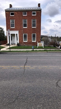 Building Photo - 171 E Main St