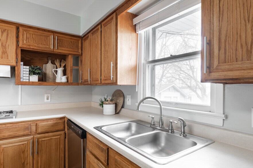 Building Photo - 7014 S 41st St