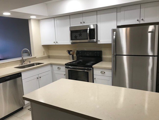 Building Photo - 500 Aries Dr