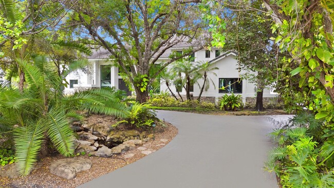 Building Photo - 18425 Long Lake Dr