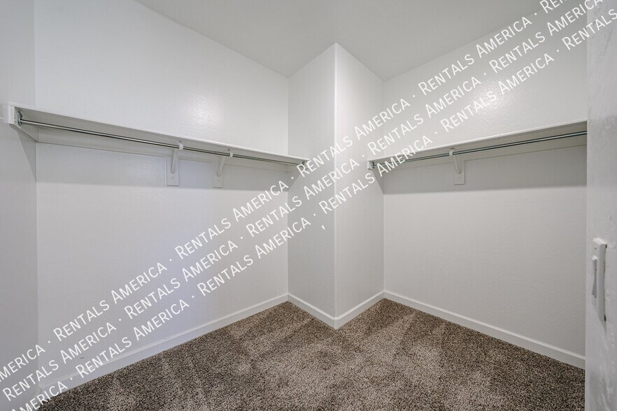 Building Photo - 29539 W Whitton Ave