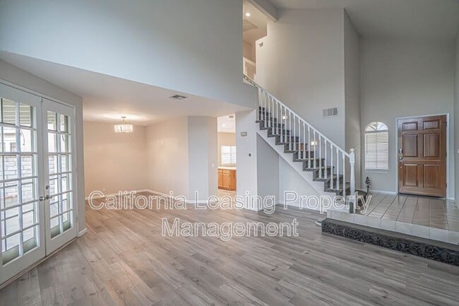 Building Photo - 28552 Avocado Pl