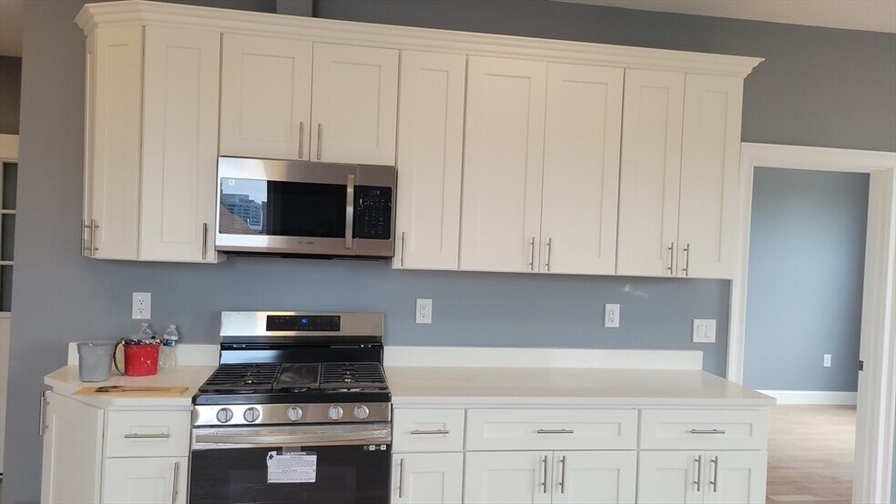 Building Photo - 341 Cambridge St