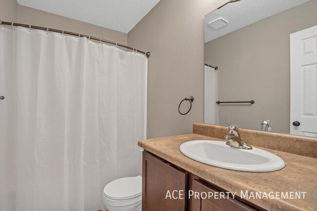 Building Photo - 1227 Clover Ridge Dr