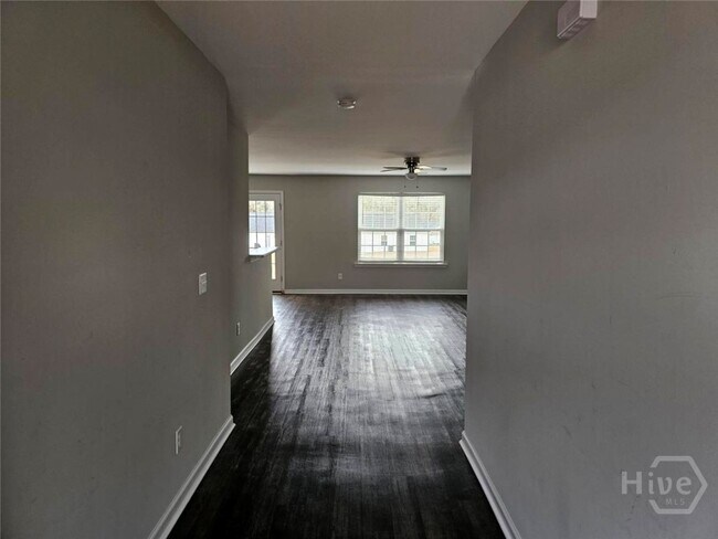 Building Photo - 207 Evans Ter