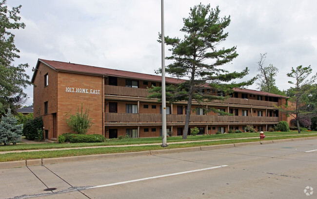 Primary Photo - Howe Ave Apartments