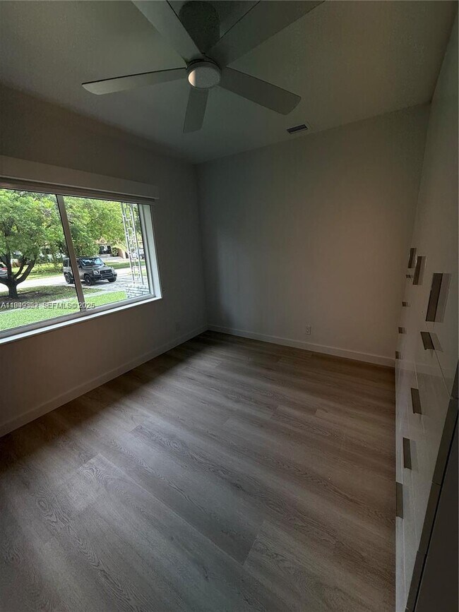 Building Photo - 675 NE 93rd St