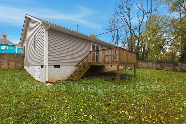 Building Photo - 3104 Husky Way