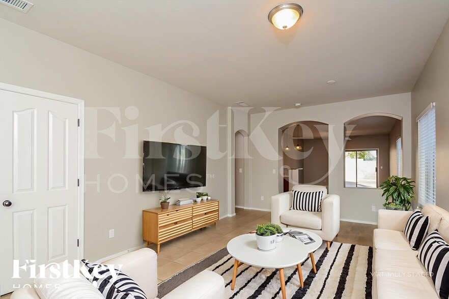 Building Photo - 12918 W Columbine Dr