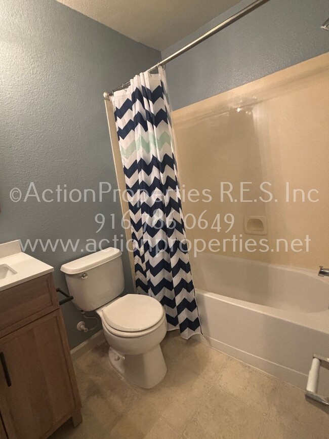 Building Photo - West Roseville LongMeadow 2 Gated, Single ...