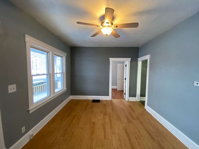 Building Photo - Don’t miss out on this affordable opportunity in Elyria! Schedule your tour today!