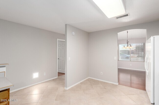 Building Photo - 538 W Silver Creek Rd