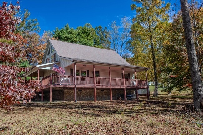 Building Photo - 450 Rhododendron Ln