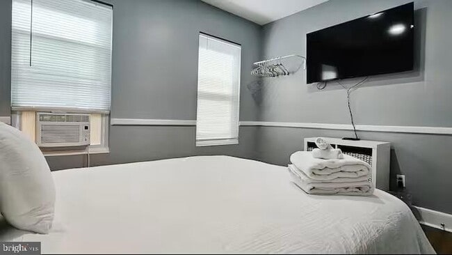 Building Photo - 1217 N King St