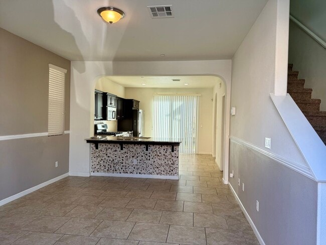 Building Photo - Beautiful 3/2.5 near Clovis East