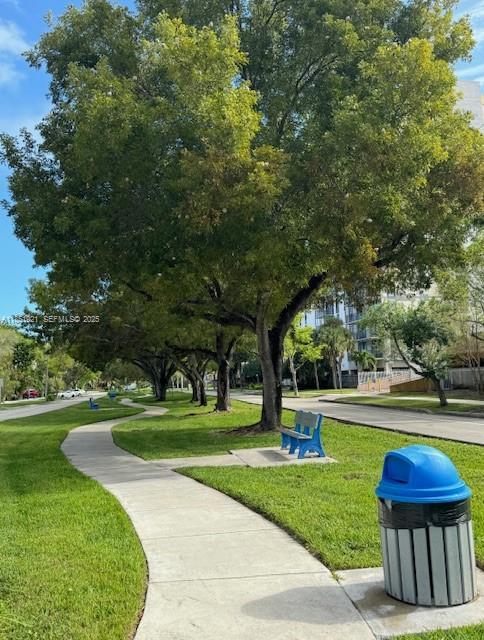 Building Photo - 2425 NE 135th St