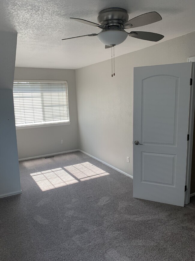 Building Photo - *September Availability! Amazing 4-Bed Slo...