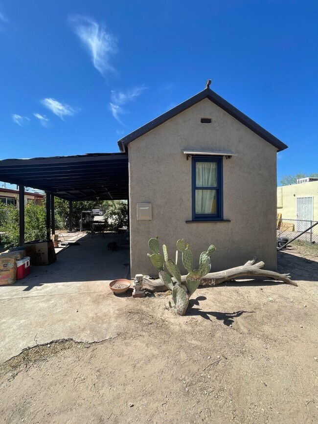 Primary Photo - 929 N Cuesta Ave