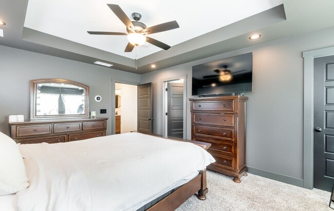 Building Photo - Do Not Miss this Beautiful piece of property.