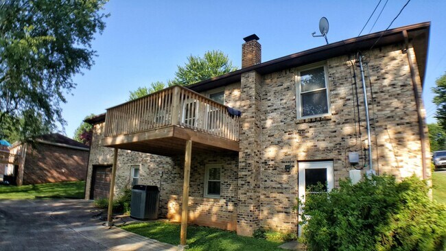 Building Photo - 521 Aurelia Lynn Dr