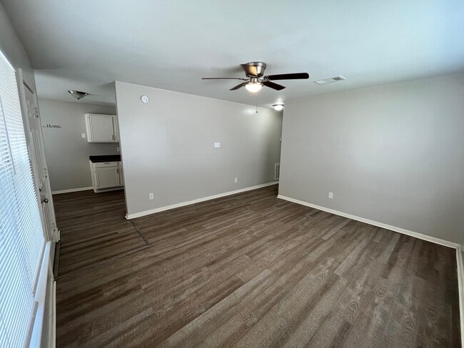 Building Photo - 9406 Alcala