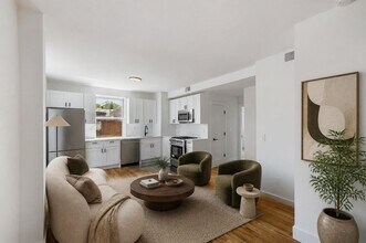 Building Photo - 163 3rd St