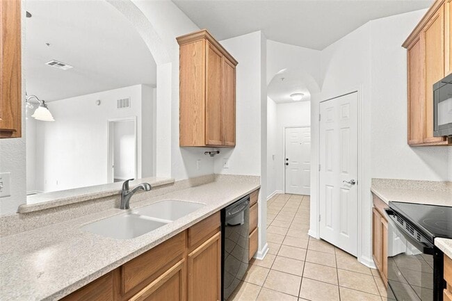 Building Photo - 3326 Robert Trent Jones Dr