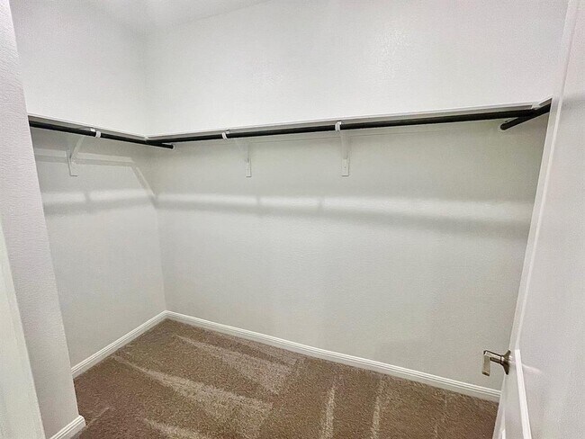 Building Photo - 1018 Vanderscile Rd