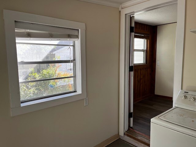 Building Photo - 901 W 47th St