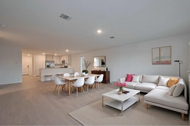 Building Photo - 27615 Village Way Dr.
