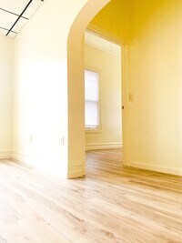 Building Photo - 148 N Champlain St