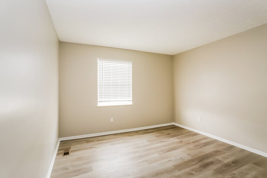 Building Photo - 5102 Merry Oak Ct