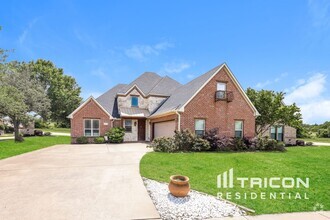 Building Photo - 1312 Miles Ct